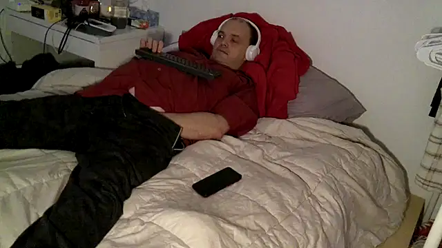 caressonnous online show from 10.24.25