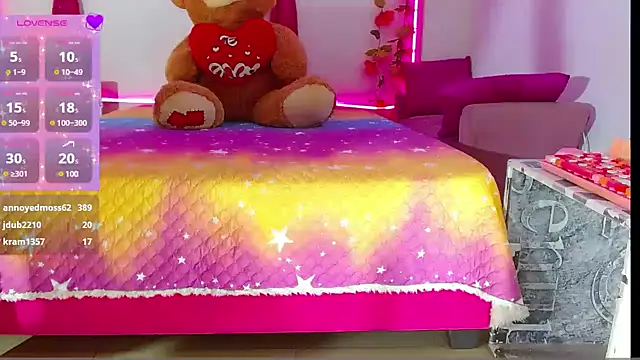 natashakissess online show from 12.23.24