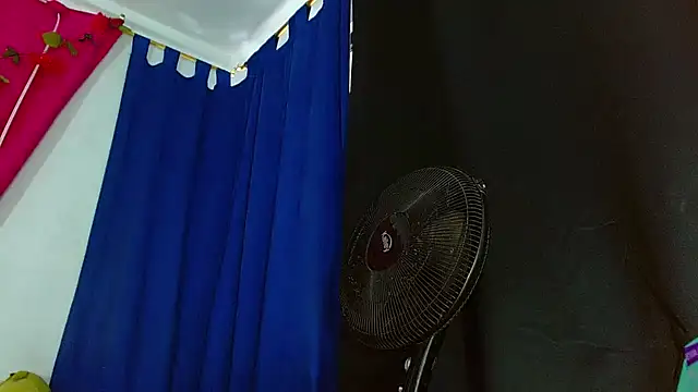 Snapshot of natashakissess chatting on 12.05.25 natashakissess online show from 12.05.25