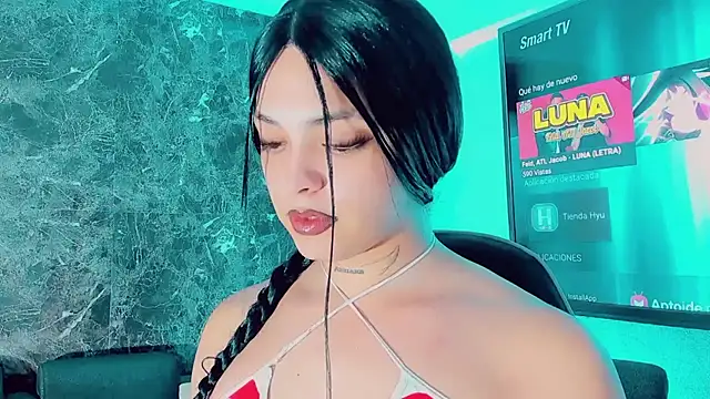 Emmaa Saenz  online show from 01.13.26