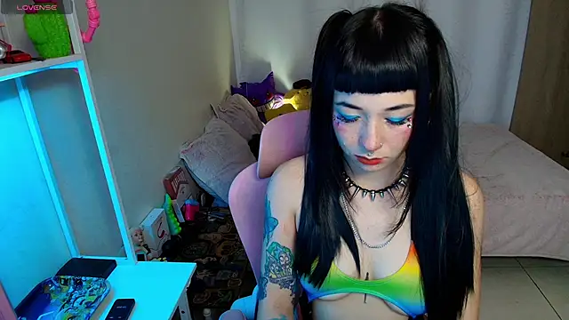 Snapshot of MillyMilk_ chatting on 09.14.25 MillyMilk online show from 09.14.25