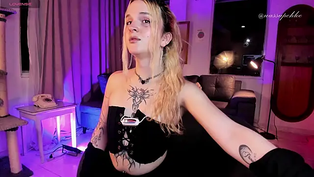 misschloe   online show from 01.08.25