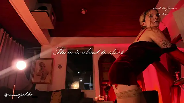 misschloe   online show from 02.14.25