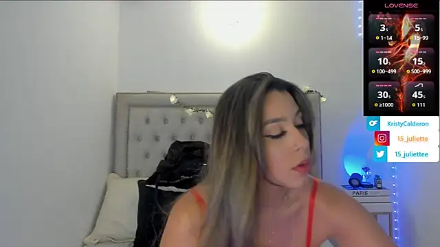 Snapshot of kristy_calderon chatting on 10.04.25 kristy calderon online show from 10.04.25