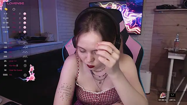 lucy mirror online show from 12.01.25