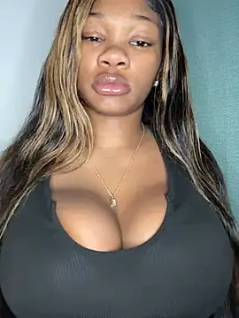 Snapshot of CharismaaBanx chatting on 12.28.24 CharismaaBanx online show from 12.28.24