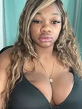 Snapshot of CharismaaBanx chatting on 02.09.25 CharismaaBanx online show from 02.09.25