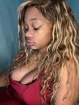 Snapshot of CharismaaBanx chatting on 02.12.25 CharismaaBanx online show from 02.12.25