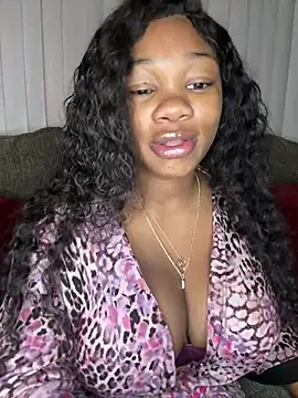 Snapshot of CharismaaBanx chatting on 02.19.25 CharismaaBanx online show from 02.19.25