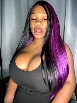 Snapshot of CharismaaBanx chatting on 10.02.25 CharismaaBanx online show from 10.02.25