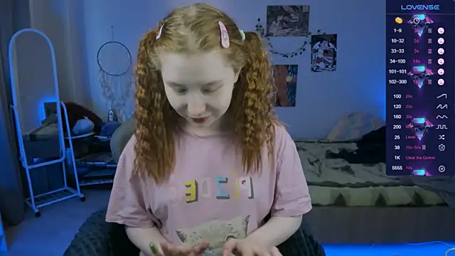 CallMeEffy1 online show from 04.04.26