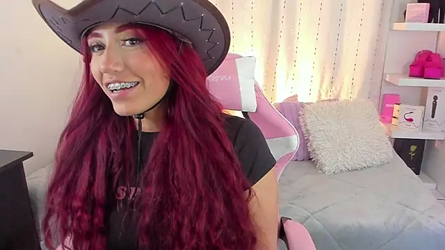 Snapshot of veronicaxx69 chatting on 11.02.25 veronicaxx69 online show from 11.02.25