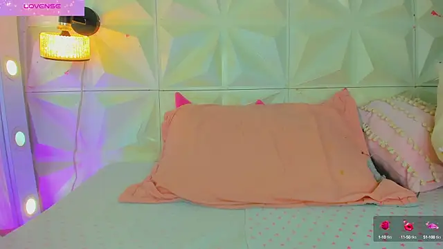 cute latinaxxx online show from 09.13.25