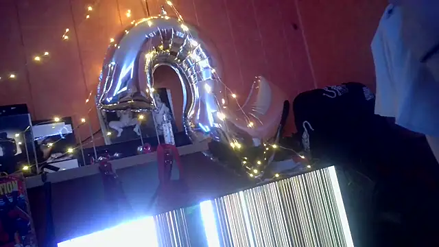 Lia Y PatrickX online show from 12.22.24