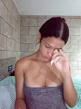 Snapshot of By_Aninha chatting on 03.25.26 By Aninha online show from 03.25.26