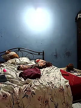 HottyOlly online show from 11.03.25