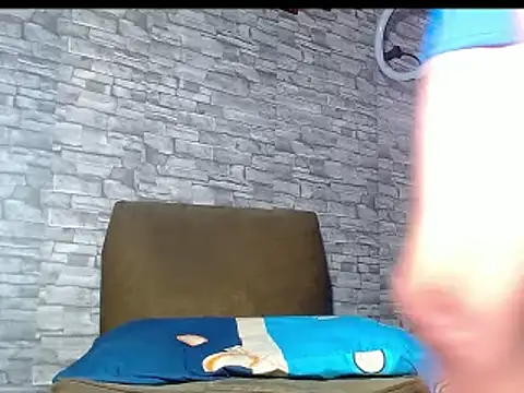 Snapshot of bulguehot chatting on 02.28.25 bulguehot online show from 02.28.25