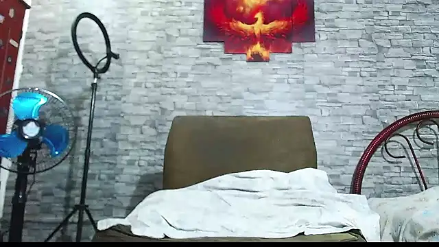 Snapshot of bulguehot chatting on 10.05.25 bulguehot online show from 10.05.25