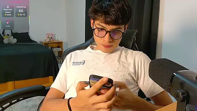 Snapshot of Jacotnk chatting on 11.25.25 Jacotnk online show from 11.25.25