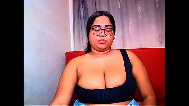 Snapshot of Indian_Lola00 chatting on 11.14.25 Indian Lola00 online show from 11.14.25