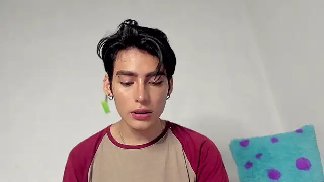 Snapshot of sebas_rose chatting on 12.08.24 sebas rose online show from 12.08.24