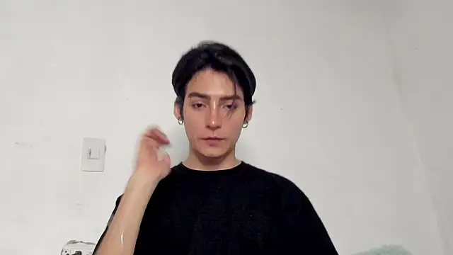 Snapshot of sebas_rose chatting on 12.30.24 sebas rose online show from 12.30.24