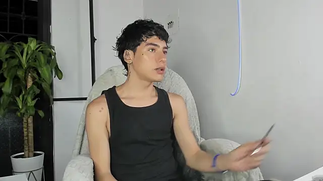 Snapshot of sebas_rose chatting on 09.27.25 sebas rose online show from 09.27.25