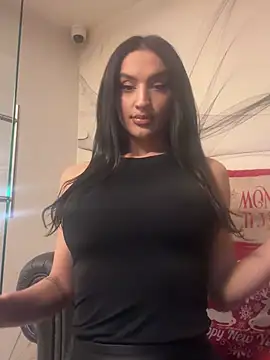 Snapshot of AylinRoss chatting on 12.27.24 AylinRoss online show from 12.27.24