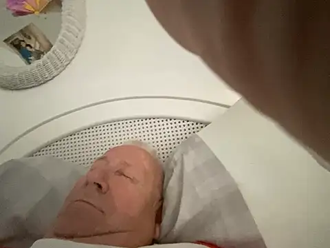 Bossinmidd12 online show from 02.21.25