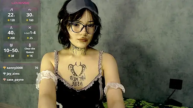 LizzieLight online show from 12.10.24