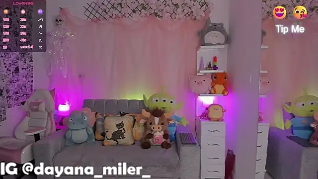 Snapshot of _dayana_miler chatting on 10.29.25 dayana miler online show from 10.29.25