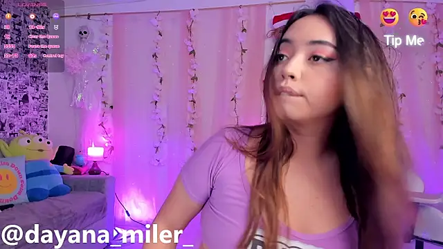 Snapshot of _dayana_miler chatting on 12.21.25 dayana miler online show from 12.21.25