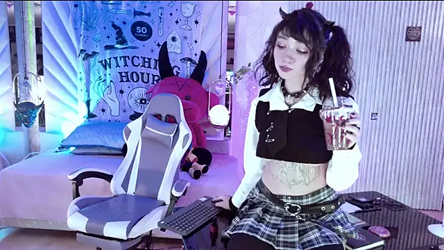 zephirahabney online show from 11.06.25