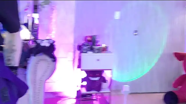 zephirahabney online show from 11.20.25