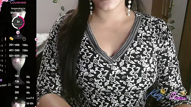 Snapshot of Annu-Darling chatting on 12.14.25 Annu-Darling online show from 12.14.25