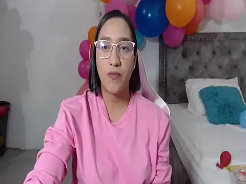 Snapshot of Saracutee1 chatting on 09.11.25 Saracutee1 online show from 09.11.25