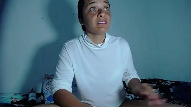 Snapshot of GiveLove1 chatting on 12.10.24 GiveLove1 online show from 12.10.24