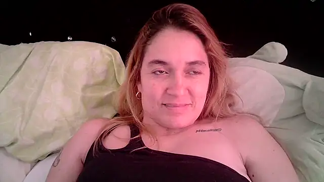 Snapshot of Izury_Blondee chatting on 02.27.25 Izury Blondee online show from 02.27.25