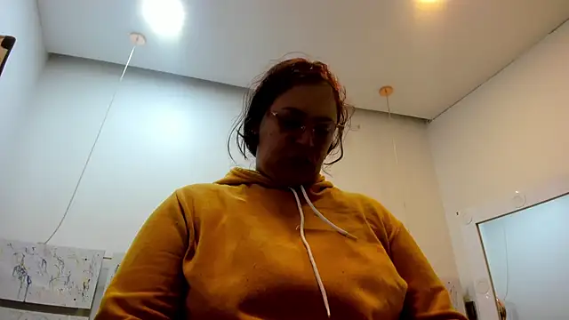 Snapshot of Biiancacox chatting on 02.14.26 Biiancacox online show from 02.14.26