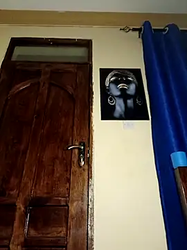 queennapal online show from 03.14.25