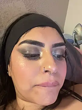 Snapshot of ThickerThanYoBitch chatting on 12.12.24 ThickerThanYoBitch online show from 12.12.24