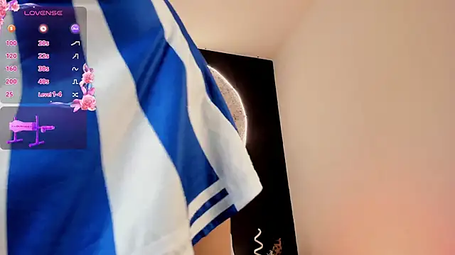 Snapshot of Elena-Rosse chatting on 03.18.25 Elena-Rosse online show from 03.18.25