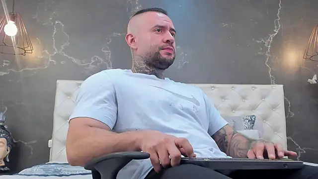 BruceDallas online show from 01.11.25