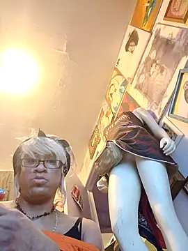 Snapshot of Mune_Raez_6 chatting on 10.31.25 Mune Raez 6 online show from 10.31.25