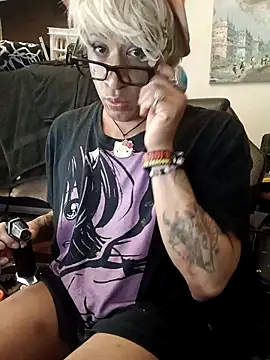 Snapshot of Mune_Raez_6 chatting on 11.20.25 Mune Raez 6 online show from 11.20.25