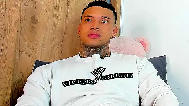 Snapshot of Stiven_collins chatting on 11.20.25 Stiven collins online show from 11.20.25