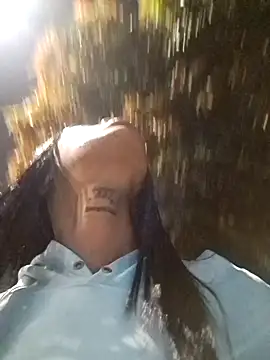 Snapshot of Honey-420- chatting on 10.21.25 Honey-420- online show from 10.21.25