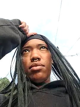 Snapshot of Honey-420- chatting on 10.24.25 Honey-420- online show from 10.24.25