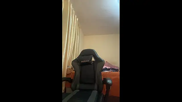 Snapshot of Zazz015 chatting on 01.07.26 Zazz015 online show from 01.07.26