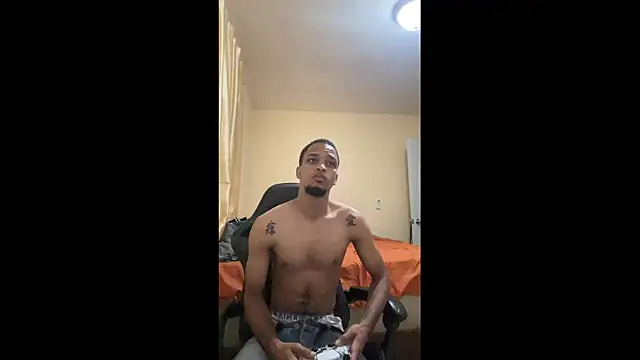 Snapshot of Zazz015 chatting on 01.15.26 Zazz015 online show from 01.15.26